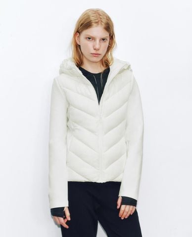  URBAN REVIVO - Áo khoác phối mũ nữ tay dài phom ôm 