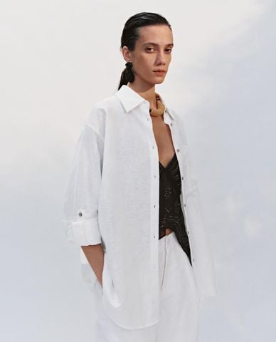  URBAN REVIVO - Áo sơ mi nữ cổ bẻ tay dài thanh lịch 