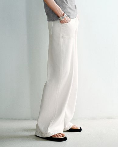  URBAN REVIVO - Quần jeans nữ ống rộng phối túi hộp 