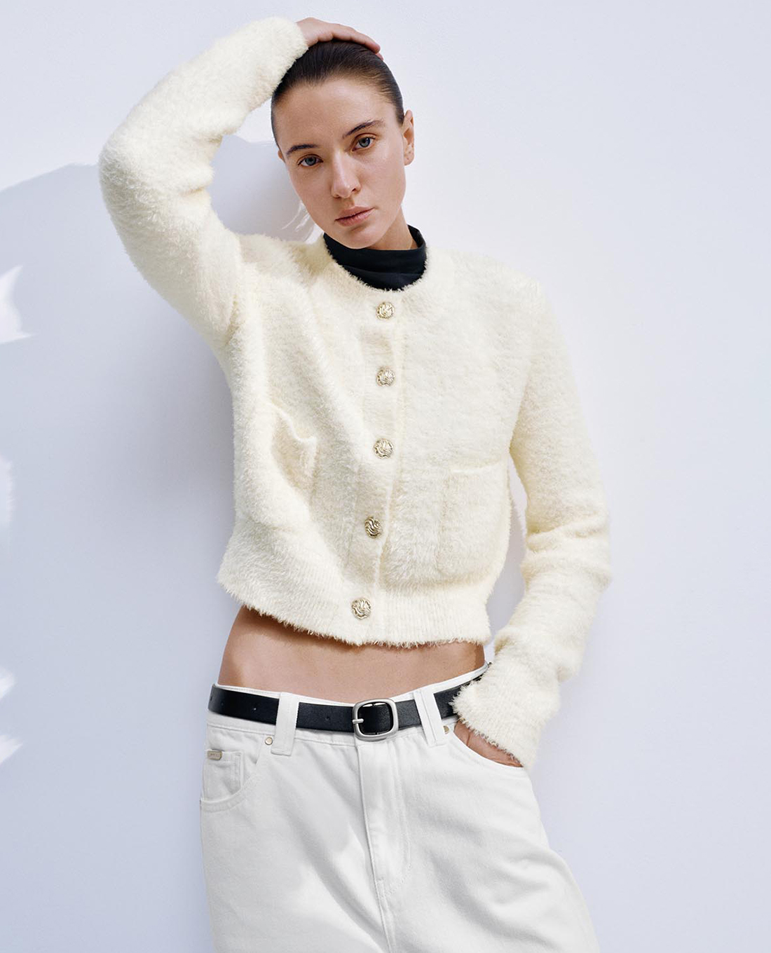 URBAN REVIVO - Áo khoác cardigan nữ phối khuy kim loại