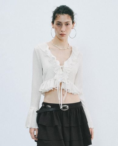  URBAN REVIVO - Áo kiểu nữ cổ V tay dài phối bèo nhún 