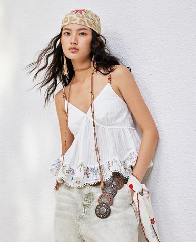  URBAN REVIVO - Áo hai dây nữ dáng xòe viền hoa 