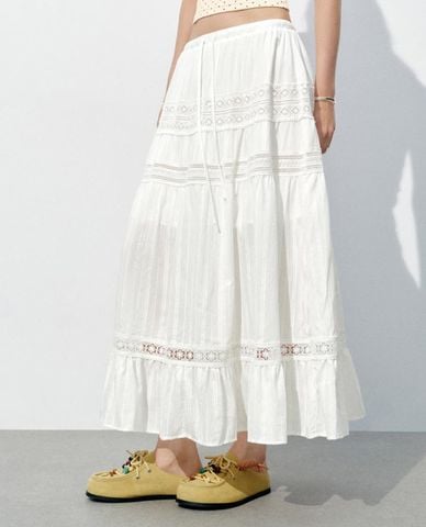  URBAN REVIVO - Chân váy chữ A midi xếp tầng lưng thun 