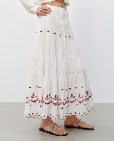  URBAN REVIVO - Chân váy xếp tầng midi phối dây rút 