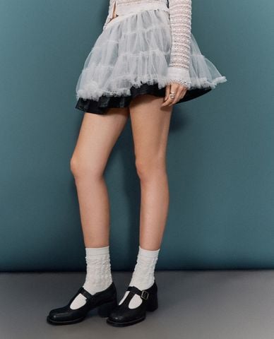  URBAN REVIVO - Chân váy chữ A mini lưng thun 