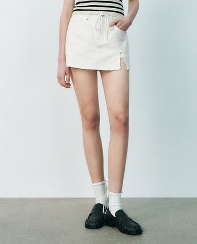  URBAN REVIVO - Quần short jeans nữ giả váy phối dây rút 