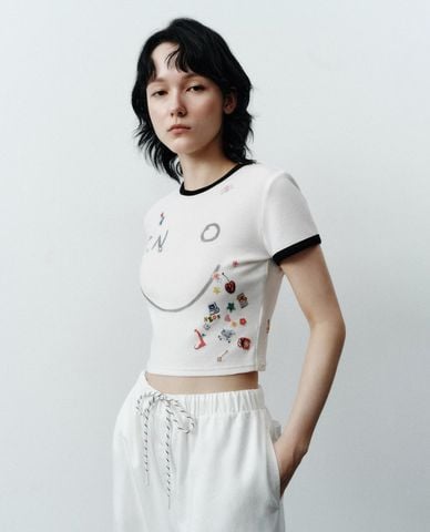  URBAN REVIVO - Áo croptop nữ cổ tròn tay ngắn phối viền 