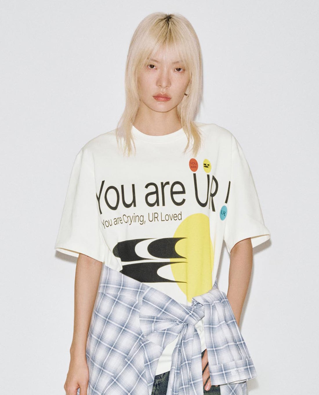 URBAN REVIVO - Áo thun nữ cổ tròn tay ngắn in họa tiết