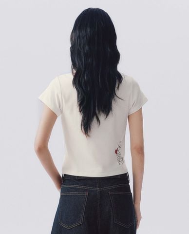  URBAN REVIVO - Áo croptop nữ cổ tròn tay ngắn in họa tiết 