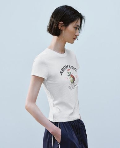  URBAN REVIVO - Áo thun nữ cổ tròn tay ngắn in họa tiết 