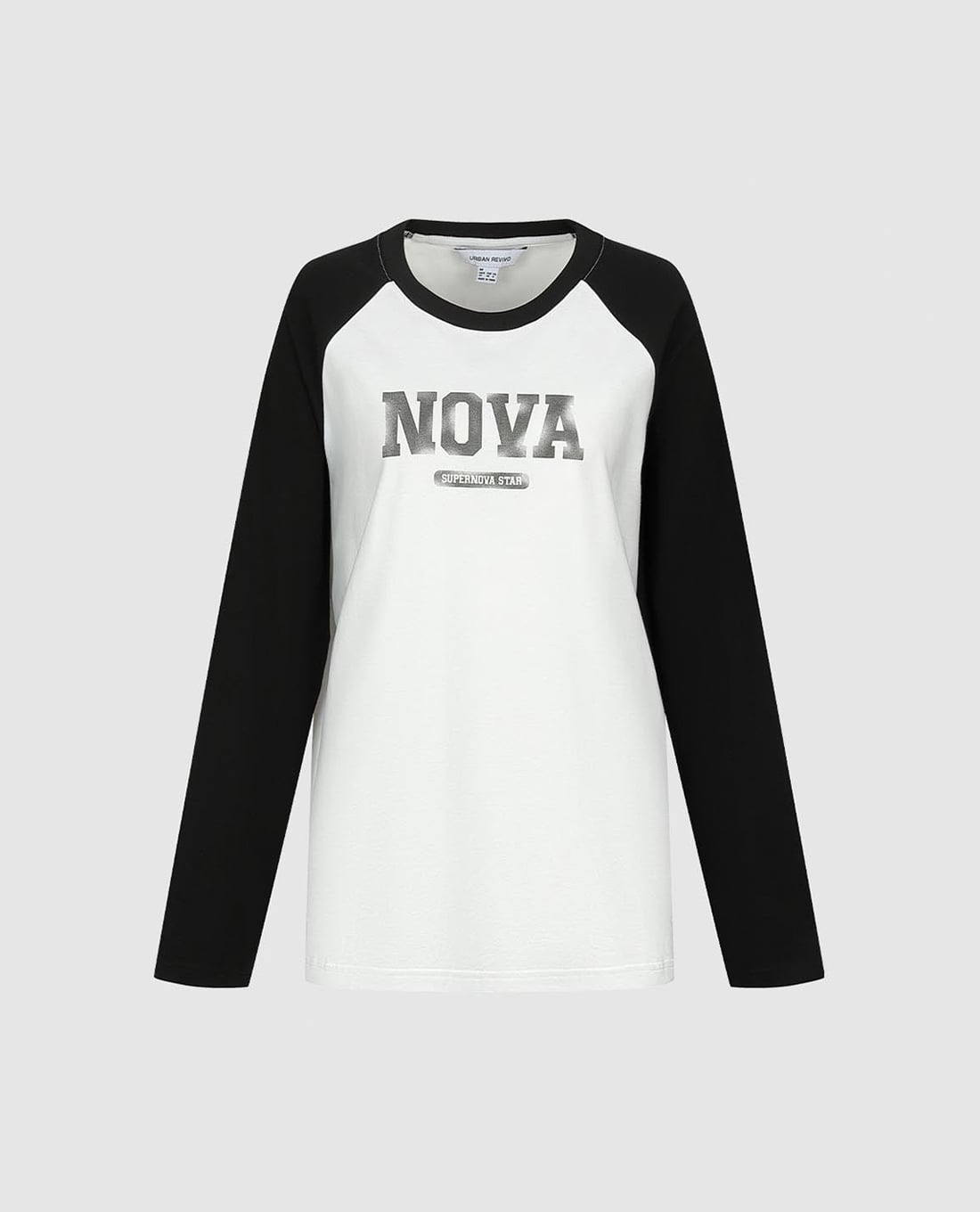 URBAN REVIVO - Áo thun nữ cổ tròn tay dài in chữ