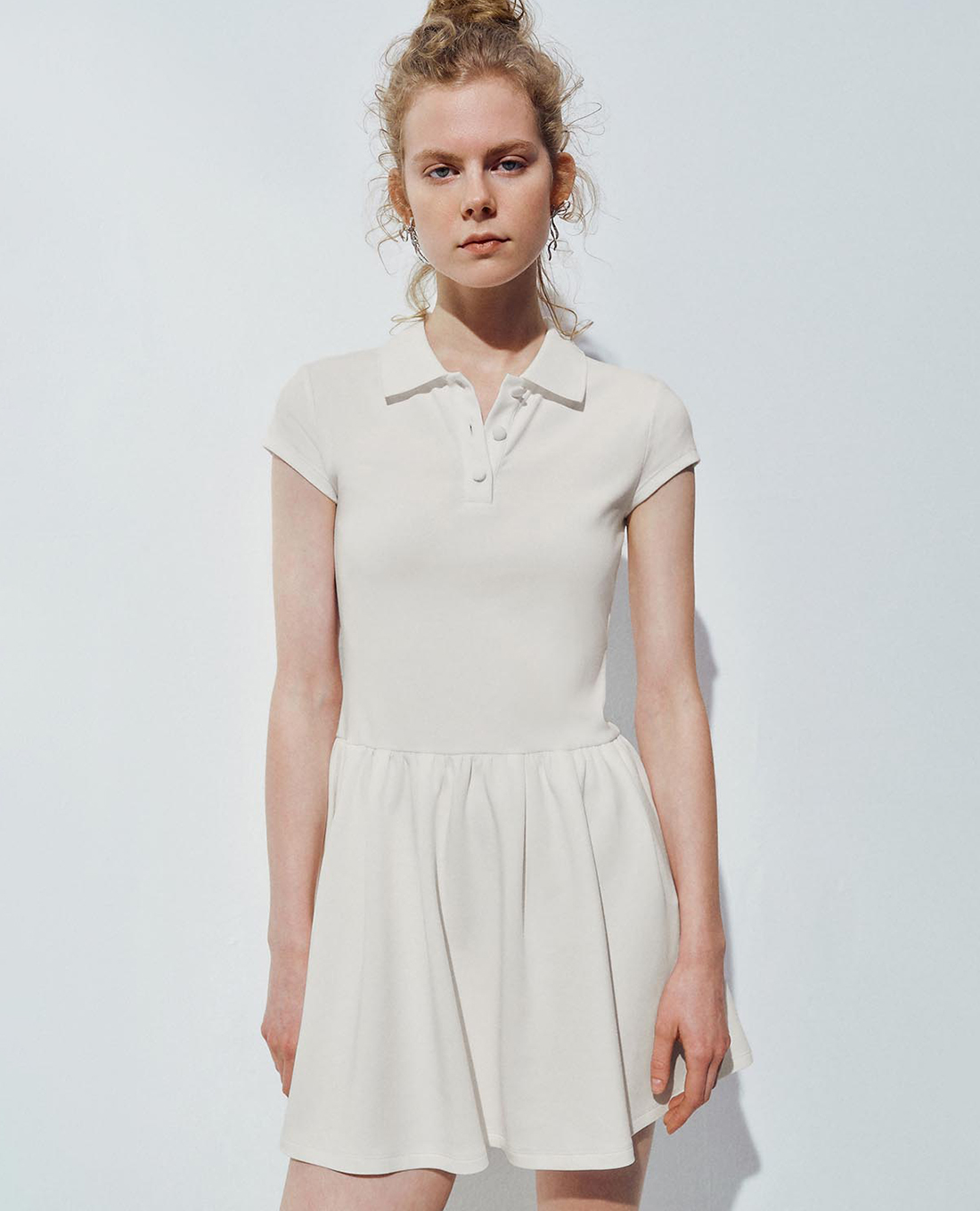 URBAN REVIVO - Đầm polo mini tay ngắn dáng xòe