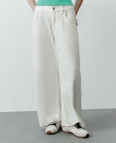  URBAN REVIVO - Quần jeans nữ ống rộng tua rua 