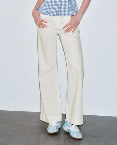  URBAN REVIVO - Quần jeans nữ ống loe cạp cao 