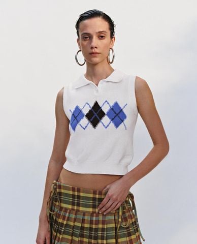  URBAN REVIVO - Áo sát nách nữ dệt kim cổ bẻ phom croptop 