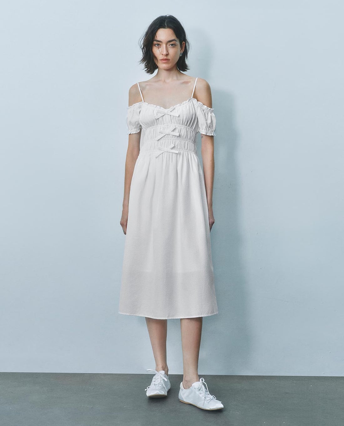 URBAN REVIVO - Đầm hai dây midi trễ vai