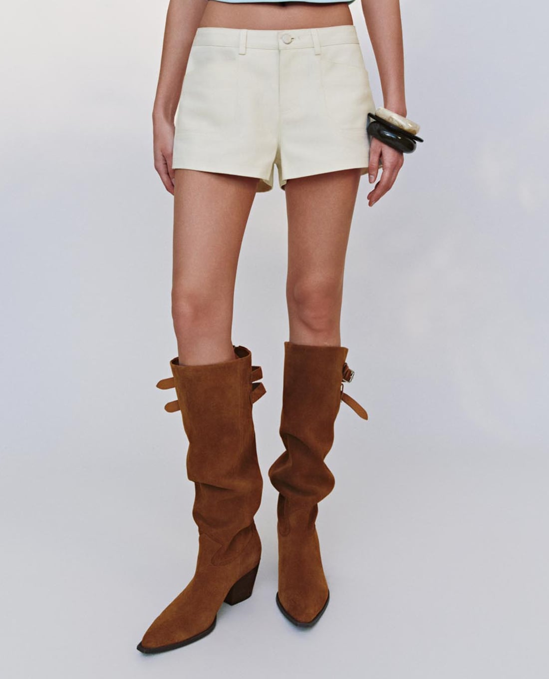 URBAN REVIVO - Quần short ngắn nữ ống rộng cạp vừa