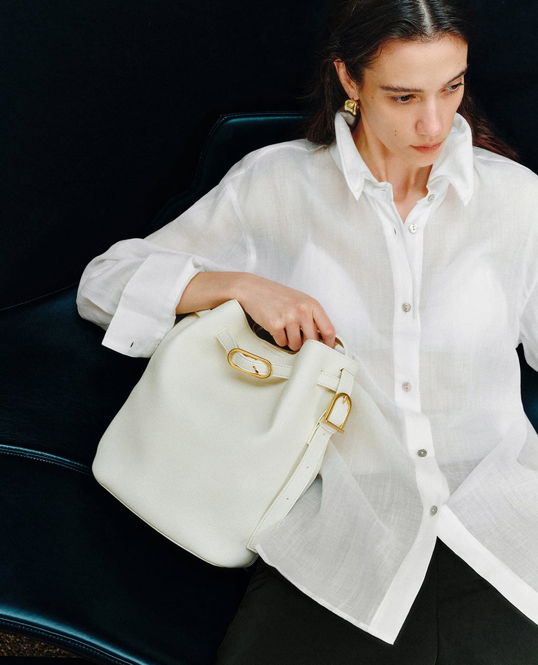 URBAN REVIVO - Túi rút dây nữ phối đai khoá kim loại