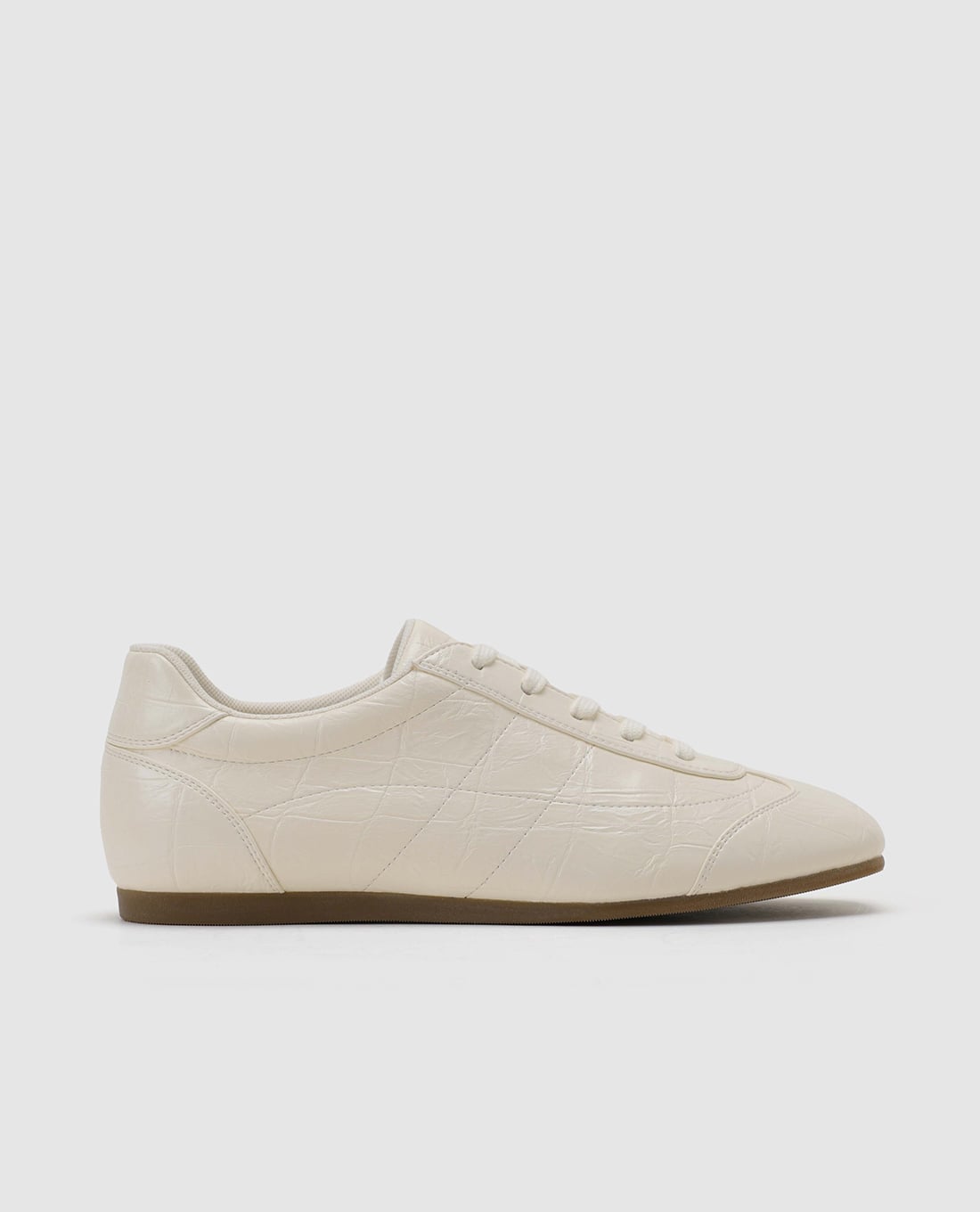 URBAN REVIVO - Giày sneakers nữ cổ thấp vân da