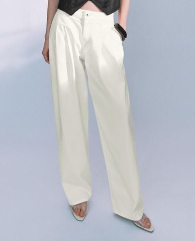  URBAN REVIVO - Quần jeans nữ ống rộng xếp li 