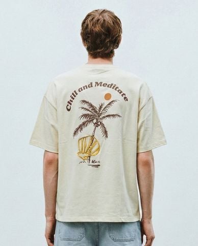  URBAN REVIVO - Áo thun nam cổ tròn tay ngắn in họa tiết 