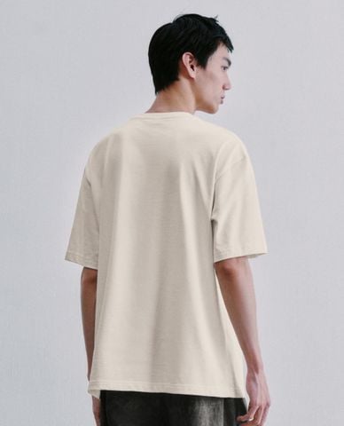  URBAN REVIVO - Áo thun nam cổ tròn tay ngắn phối họa tiết 