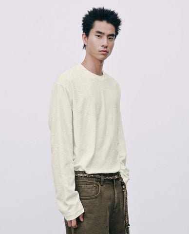  URBAN REVIVO - Áo thun nam cổ tròn tay dài hiện đại 