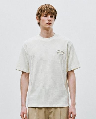  URBAN REVIVO - Áo thun nam cổ tròn tay ngắn thêu chữ 