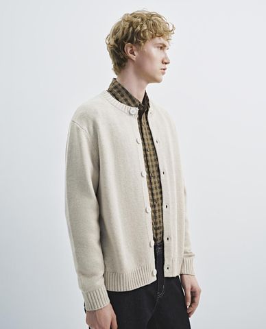  URBAN REVIVO - Áo khoác cardigan nam cổ tròn tay dài 