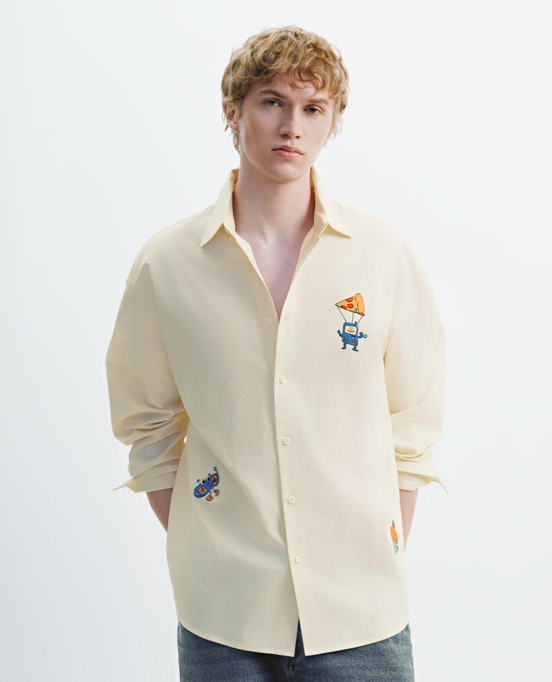 URBAN REVIVO - Áo sơ mi nam tay dài họa tiết hoạt hình