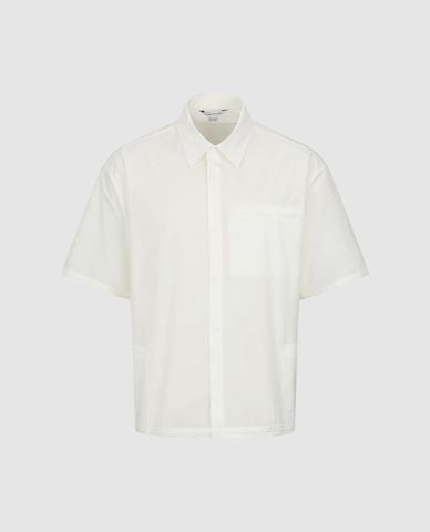  URBAN REVIVO -  Áo sơ mi nam cổ bẻ tay ngắn phối túi zip 