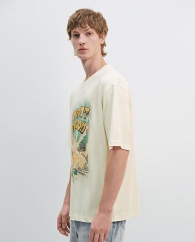  URBAN REVIVO - Áo thun nam cổ tròn tay ngắn in họa tiết 