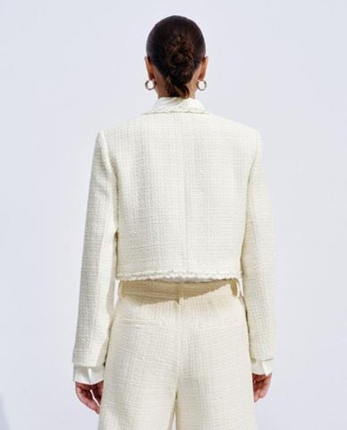  URBAN REVIVO - Áo khoác tweed nữ cổ tròn viền ngọc trai 