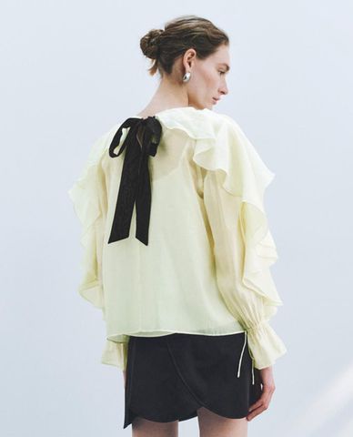  URBAN REVIVO - Áo kiểu nữ tay dài bèo nhún phối nơ 