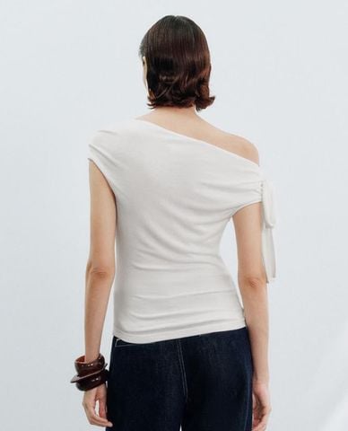  URRBAN REVIVO - Áo trễ vai nữ phom ôm thắt nơ vai 