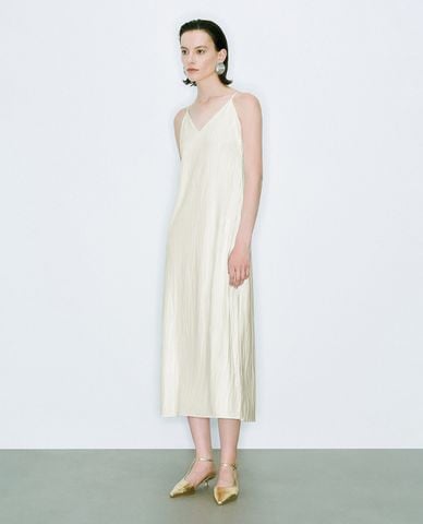  URBAN REVIVO - Đầm hai dây midi cổ V chiết eo 