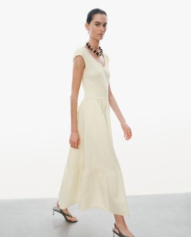  URBAN REVIVO - Đầm xếp tầng midi cổ V dáng xoè 