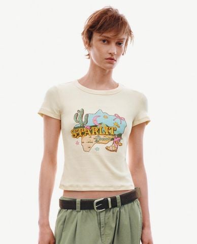  URBAN REVIVO - Áo croptop nữ cổ tròn tay ngắn in họa tiết 