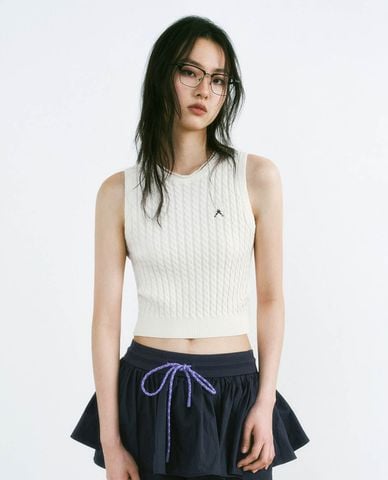  URBAN REVIVO - Áo dệt kim nữ cổ tròn sát nách thêu họa tiết 