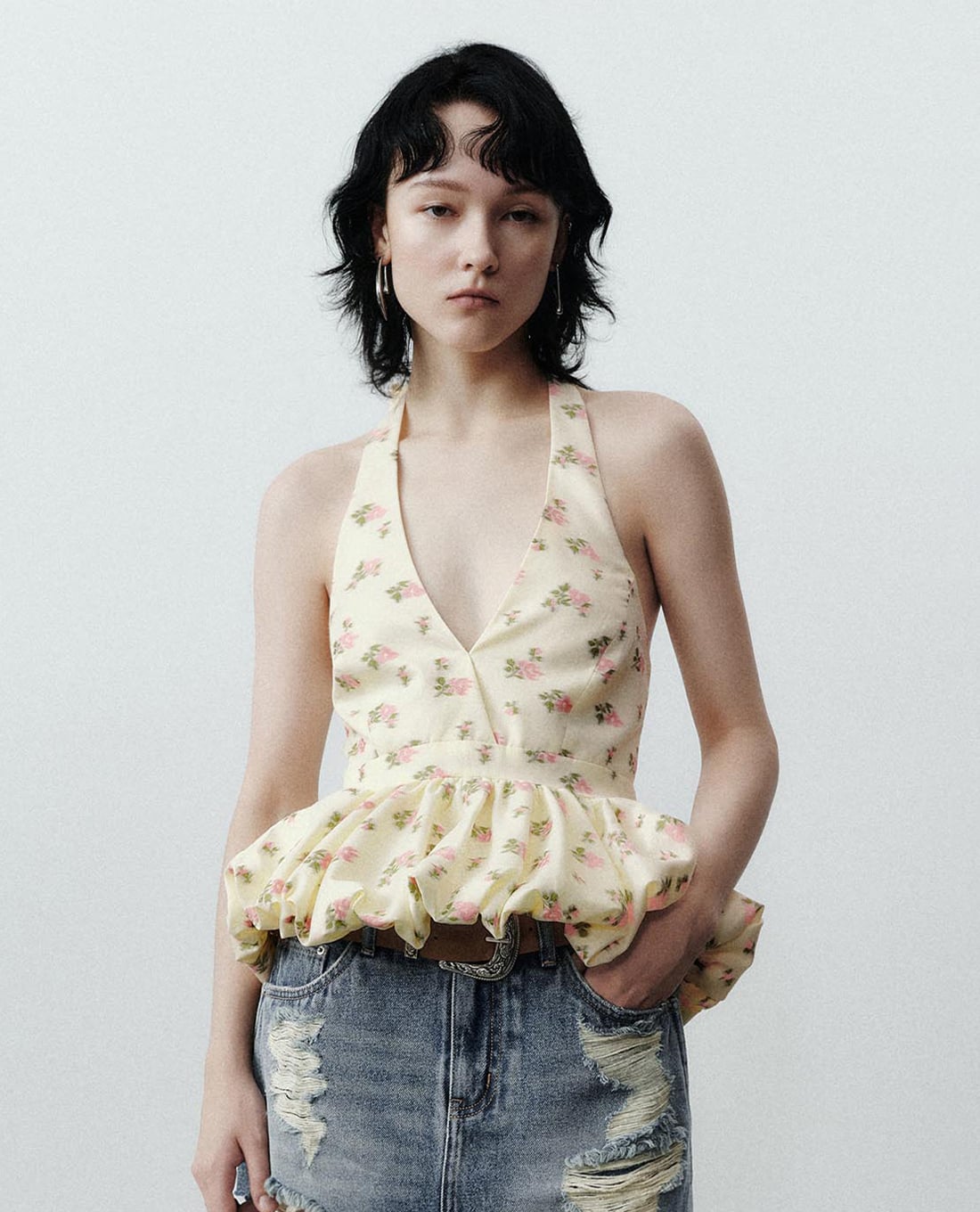 URBAN REVIVO - Áo kiểu nữ cổ yếm dáng xòe