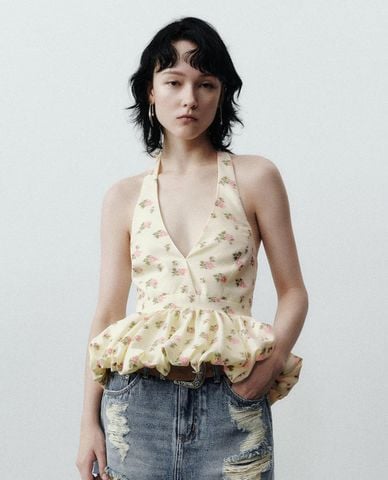  URBAN REVIVO - Áo kiểu nữ cổ yếm dáng xòe 