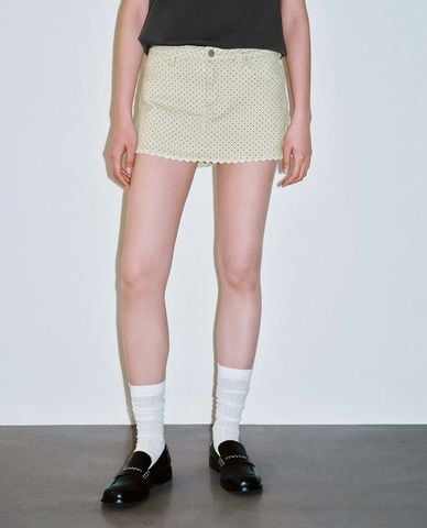  URBAN REVIVO - Quần short giả váy nữ denim chấm bi 