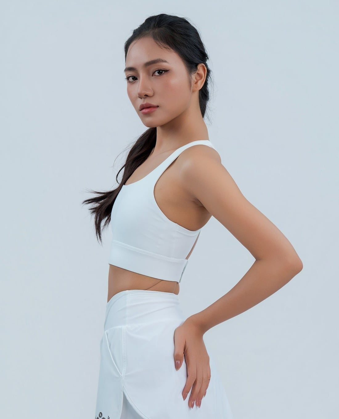 AZURA - Áo bra thể thao nữ cổ U lưng cut out
