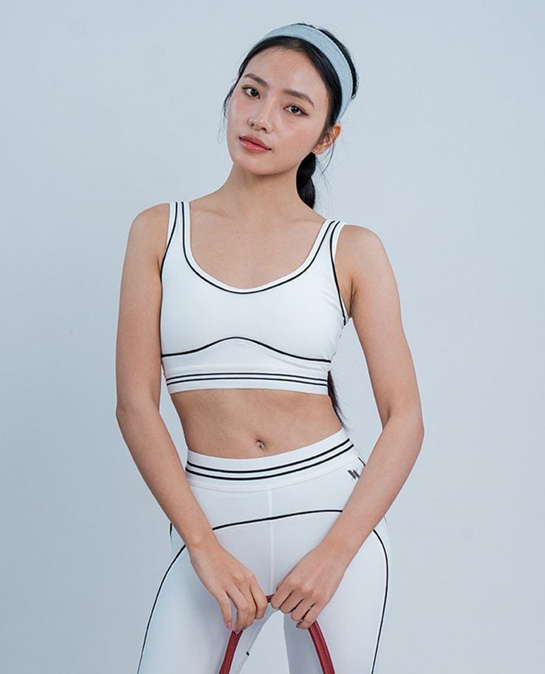 AZURA - Áo bra thể thao nữ cổ U phối viền