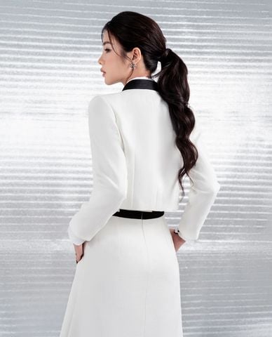  LARMES - Áo khoác croptop nữ cổ đứng phối viền Bandito 