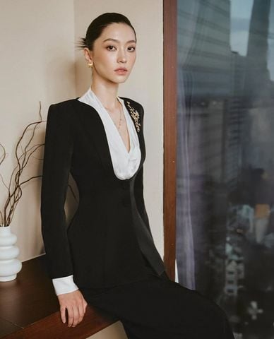  LARMES - Áo kiểu nữ cổ V xếp nếp tay loe Trinity 