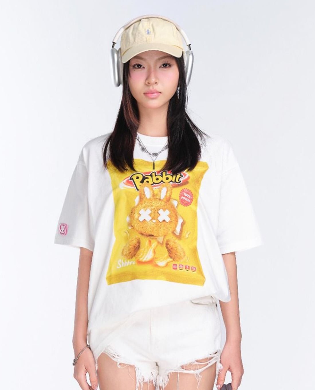 BAD RABBIT CLUB - Áo thun unisex cổ tròn tay ngắn Snack Rabbit
