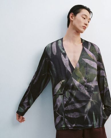  URBAN REVIVO - Áo khoác blazer nam cổ V tay dài in họa tiết 