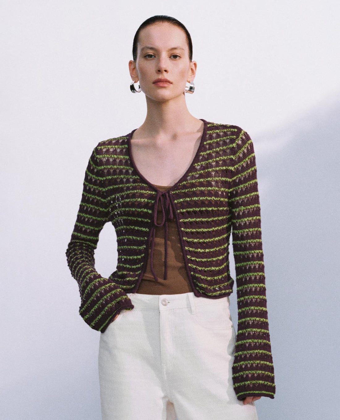 URBAN REVIVO - Áo khoác cardigan nữ dệt kim sọc ngang