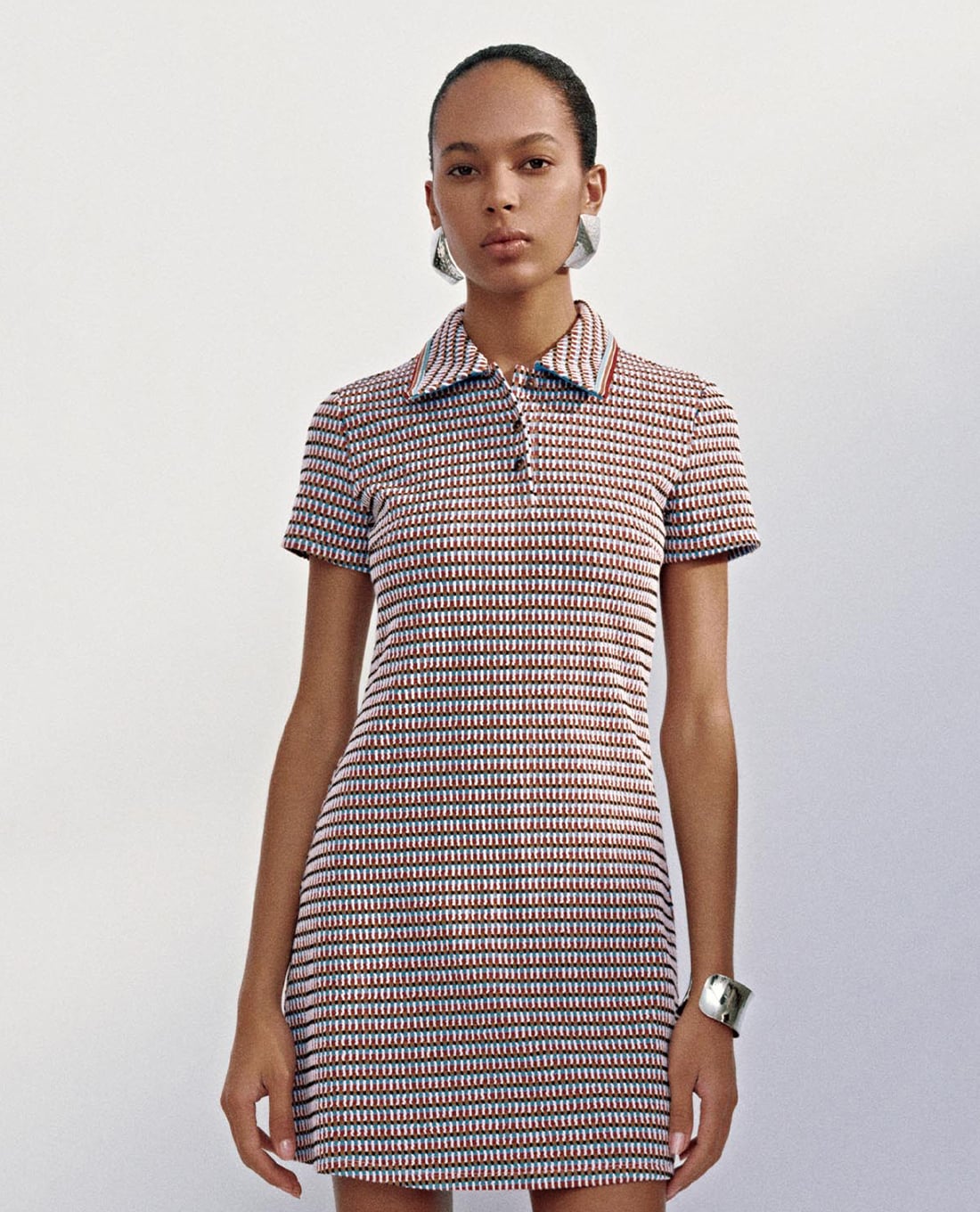 URBAN REVIVO - Đầm polo mini phối sọc hiện đại